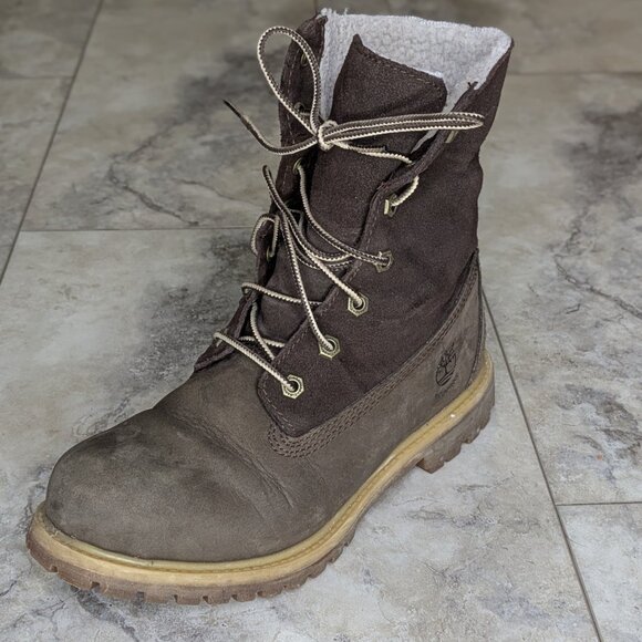 Timberland Teddy Fleece Fold Down Boots (women's 7) - Picture 2 of 11